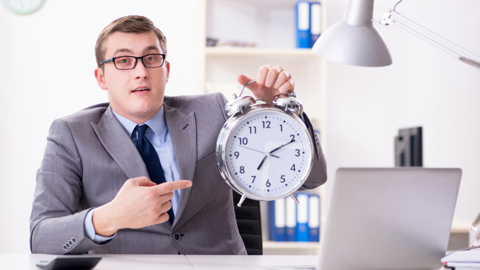 The Benefits of Employee Time Clocks for Small Business